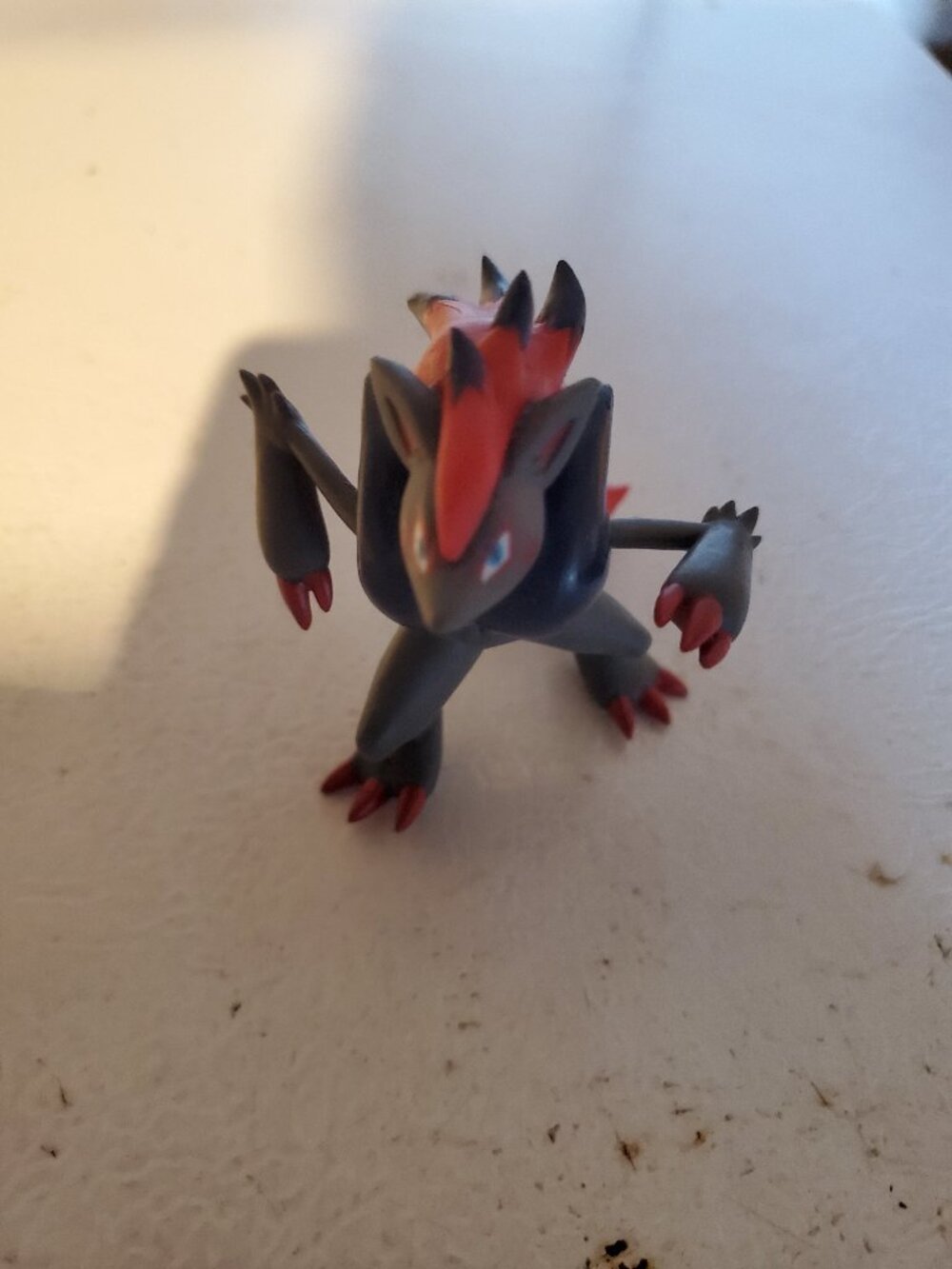 Pokemon Zoroark Figure